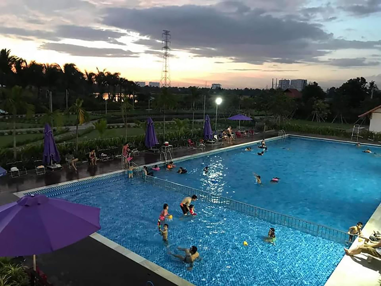 Toàn cảnh thực tế hồ bơi chung cư 4S Linh Đông