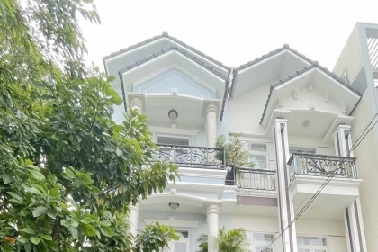  NHÀ 3 TẦNG HẺM OTO GẦN VINCOM LÊ VĂN VIỆT QUẬN 9